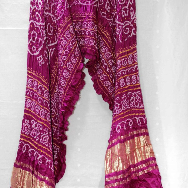 AS44239 Shikari Bandhni With Horizintal Patterns Violet 1