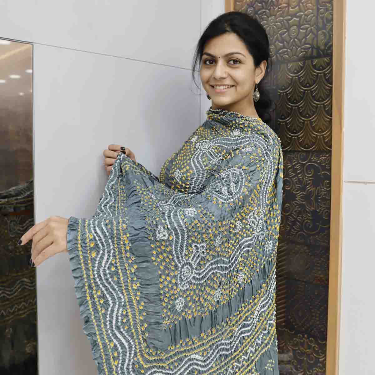 Bandhani Gajji Silk Dupatta With Chandrakhani Pattern Grey (2)