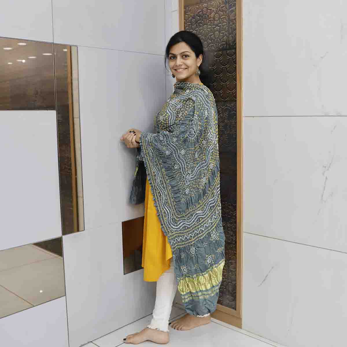 Bandhani Gajji Silk Dupatta With Chandrakhani Pattern Grey