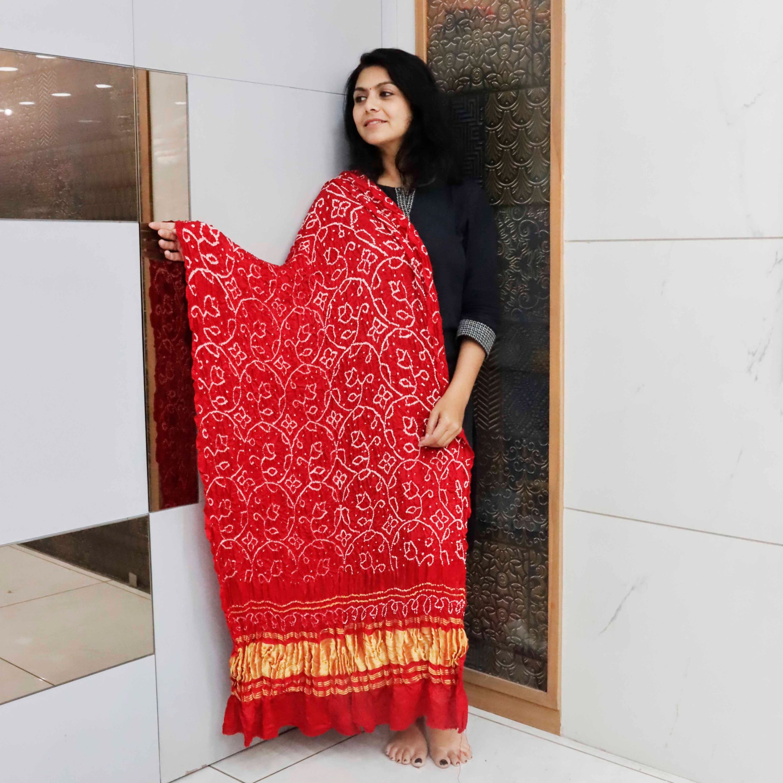 Dupatta Bandhej Gajji Silk Shikari Pattern Red