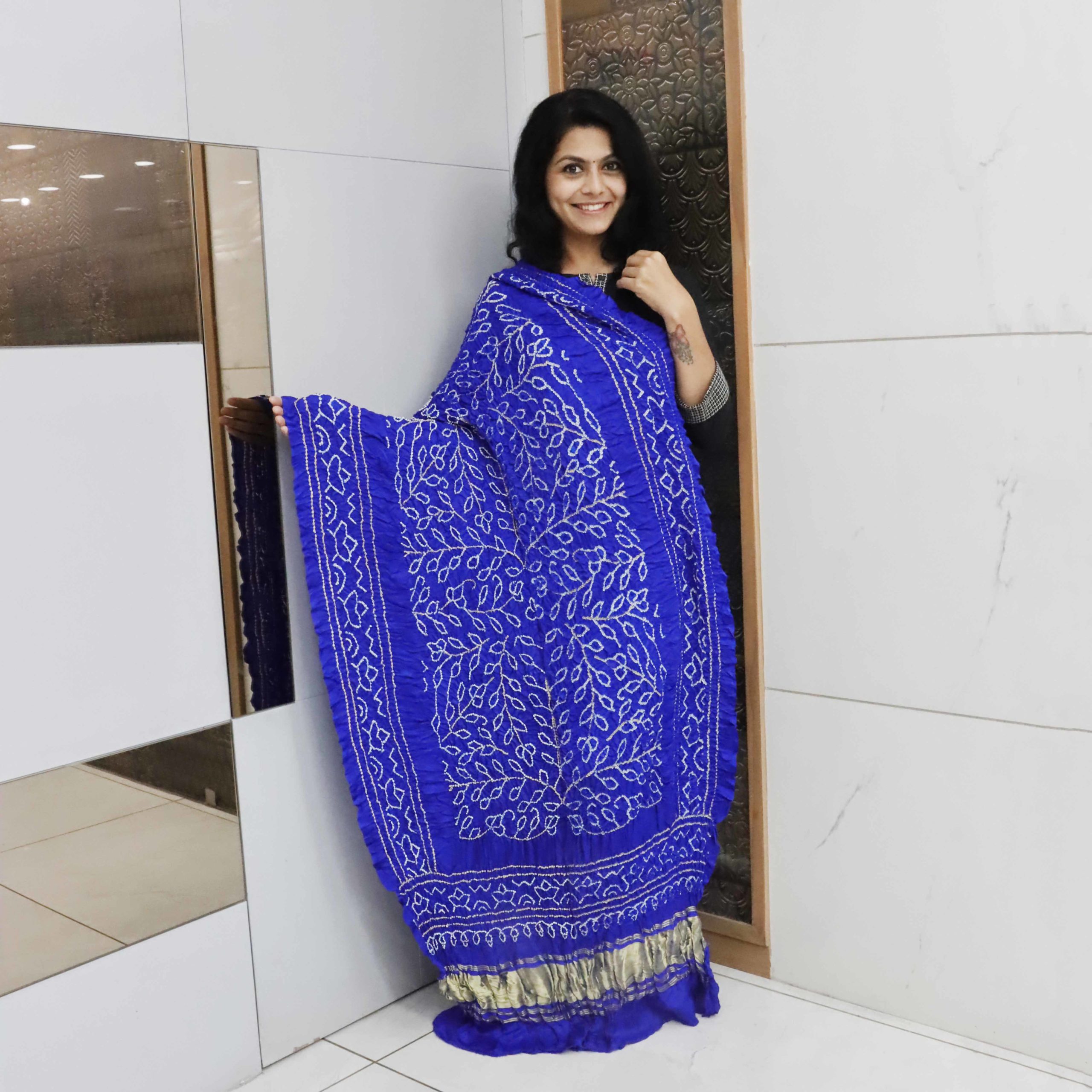 Gajji Silk Sikari Bandhej Pattern-Blue